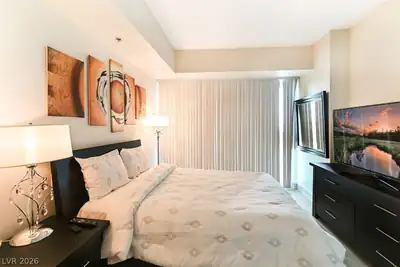 2700 Las Vegas Boulevard 2107 Bedroom