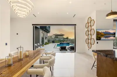 14 SANCTUARY PEAK Court Dining Area