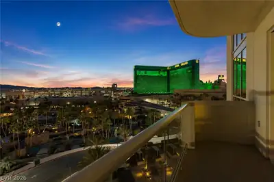 145 East HARMON Avenue 302, Las Vegas