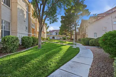 8555 West Russell Road 1048 Yard