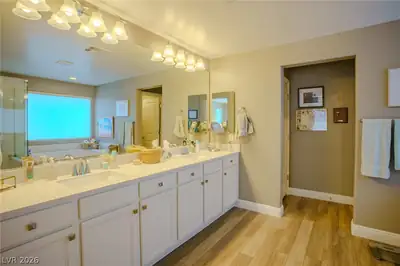 457 Bolsa Basin Avenue, Las Vegas, NV 89138 Primary Bathroom