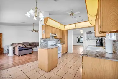 7713 Leavorite Drive Kitchen