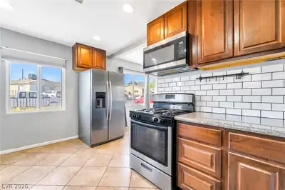 140 West Victory Road Kitchen