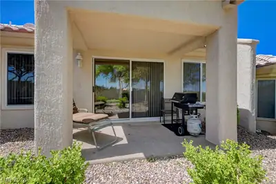 10625 Mission Lakes Avenue Patio