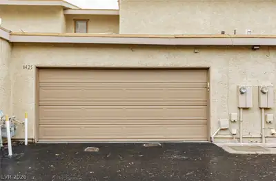 6425 Big Pine Way Garage