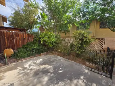 6425 Big Pine Way Patio