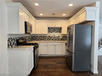 6425 Big Pine Way Kitchen