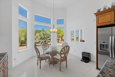 1050 West Amarillo Avenue Dining Area