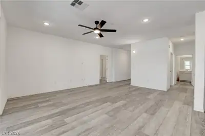 2555 Hampton Road 2207 Living Room
