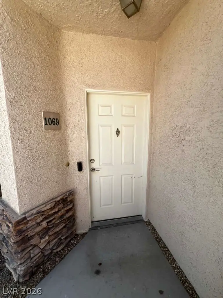 9901 Trailwood Drive 1069