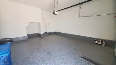 3360 Santa Verdiana Street, Henderson, NV 89044 Garage