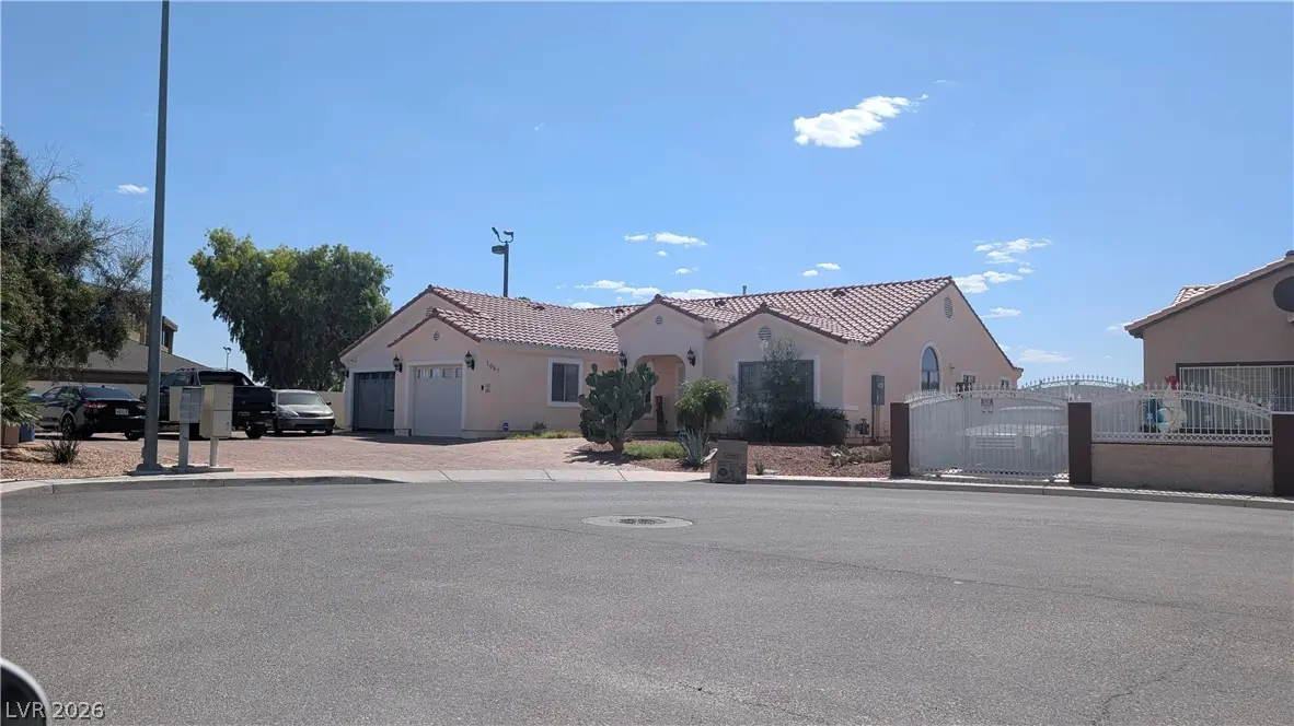 1061 PIKES PEAK Court, Las Vegas, NV 89110