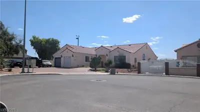 1061 PIKES PEAK Court, Las Vegas
