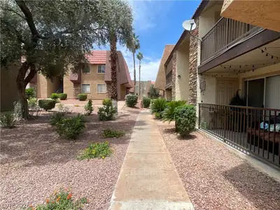 5350 River Glen Drive 306, Las Vegas