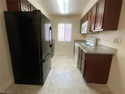 5350 River Glen Drive 306 Kitchen