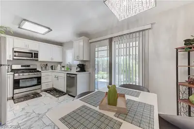 6701 Chehalis Circle Kitchen