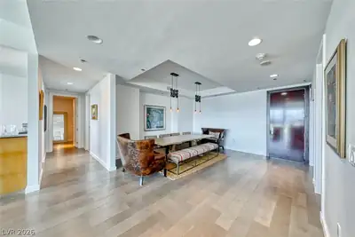 4525 Dean Martin Drive 2806 Dining Area