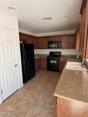7969 VALLADOLID Avenue HOME Kitchen