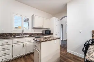 109 Broken Rock Drive, Henderson, NV 89074 Kitchen
