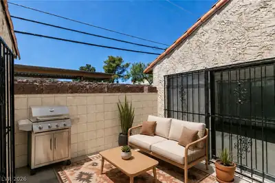 3355 Racquet Street, Las Vegas, NV 89121 Patio