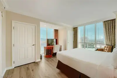 125 East Harmon Avenue 920 Bedroom
