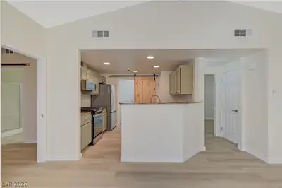 9975 Peace Way 2099 Kitchen