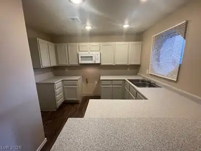 5046 South Rainbow Boulevard 104 Kitchen