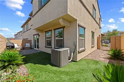 330 Bay Village Place Yard