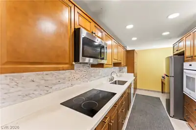 750 South Royal Crest Circle 312 Kitchen
