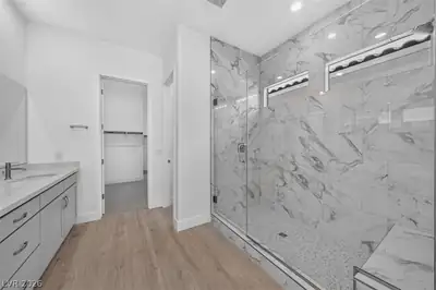 382 Tigullio Avenue, Henderson, NV 89011 Primary Bathroom