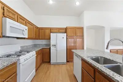 3872 Crest Horn Dr Drive, Las Vegas, NV 89147 Kitchen