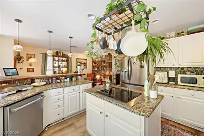 3024 Half Shell Way, Las Vegas, NV 89128 Kitchen