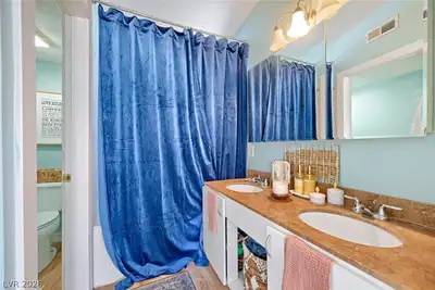3024 Half Shell Way, Las Vegas, NV 89128 Primary Bathroom