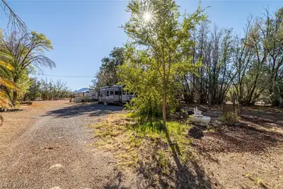 3805 West Amargosa Farm Road Yard