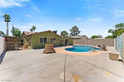 2905 Brady Avenue, Las Vegas, NV 89101 Yard