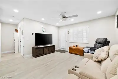 2141 Twickenham Place D Living Room
