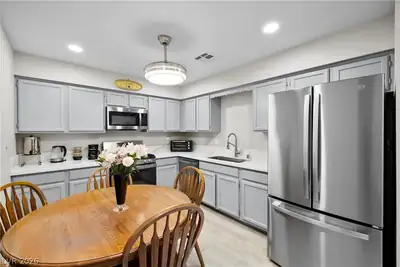 2141 Twickenham Place D Kitchen