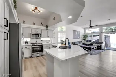 10082 Prairie Dove Avenue, Las Vegas, NV 89117 Kitchen