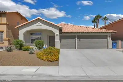 10082 Prairie Dove Avenue, Las Vegas, NV 89117 Front of Structure
