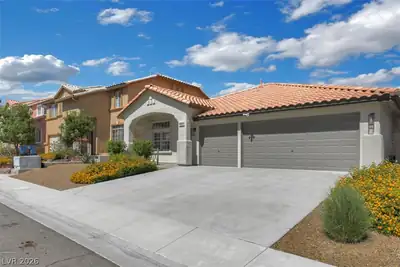 10082 Prairie Dove Avenue, Las Vegas, NV 89117 Front of Structure