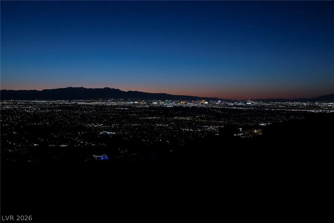 523 Rock Peak Drive, Henderson, NV 89012