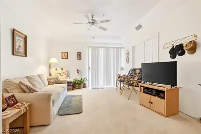 3550 Bay Sands Drive 1093 Living Room