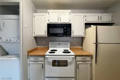 1381 East University Avenue 106 Kitchen