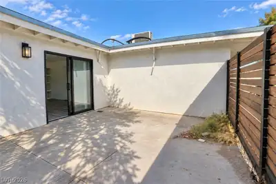 2030 Sunrise Avenue 10 Patio