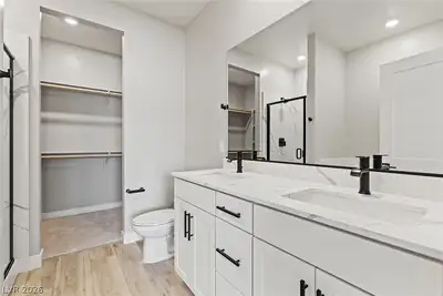 4600 Cave Lake Avenue, North Las Vegas, NV 89032 Primary Bathroom