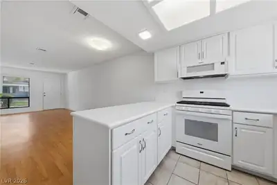 5159 Caliente Street 163, Las Vegas, NV 89119 Kitchen