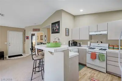 7905 Lago Vista Lane 203 Kitchen
