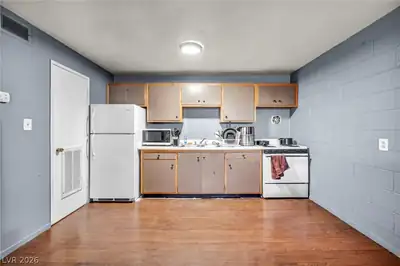 3718 Hazelwood Street 7 Kitchen