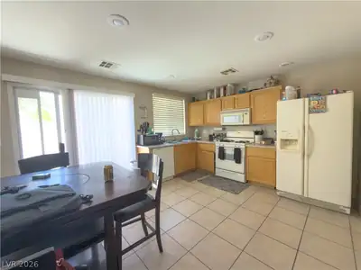 4048 Knoll Ridge Avenue, North Las Vegas, NV 89032 Kitchen