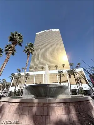 2000 North Fashion Show Drive 4002 Las Vegas, NV 89109